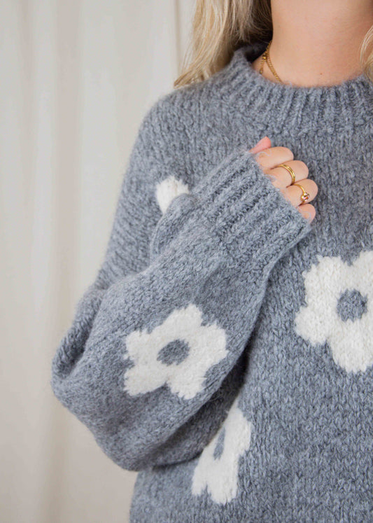 Liva Flower Knit Grey